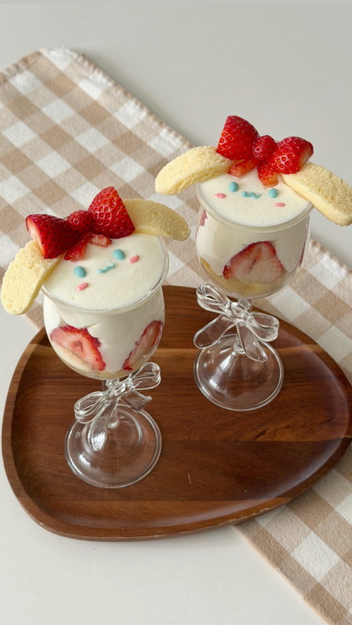 let’s make cinnamoroll strawberry shortcake cups 🍓

#cinnamoroll #sanrio #sanriocharacters #strawberry