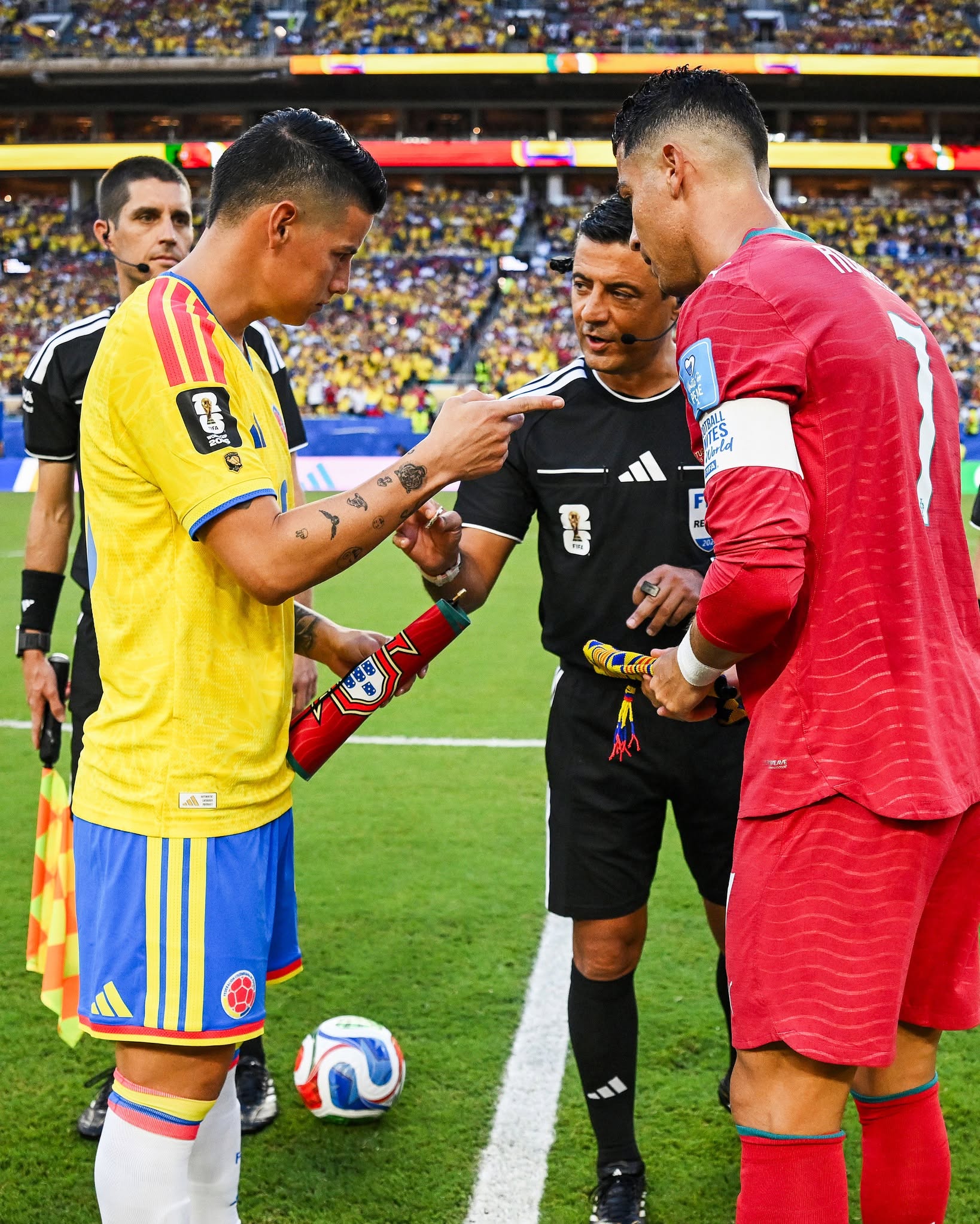 James Rodríguez and Cristiano Ronaldo reunited 🤗