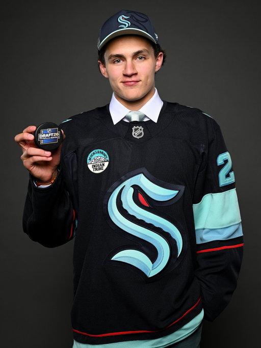Thank you @seattlekraken for making my night once in a lifetime! I want to say thank you to my Lord and Savior for giving me the gift to do what I love. Also, a huge thank you to everyone who has helped me along the way! I wouldn’t have been able to do it without all of you guys!! I couldn’t be more honored and grateful to have the opportunity to go play for such an amazing team! Let’s gooooooooooo!