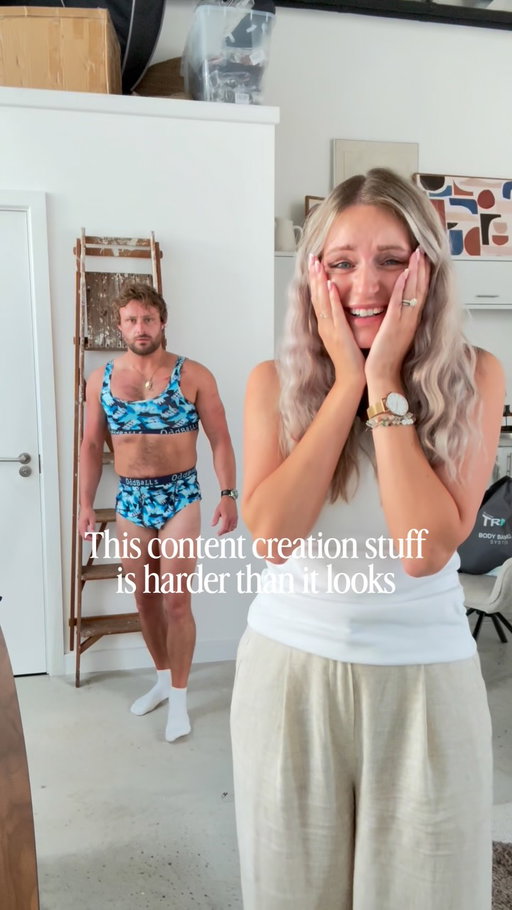 Well I wasn’t expecting that to happen 🙄😅

@myoddballs @presencestudioharrogate @therealcameronhutchinson 

#ugc #ugccouple #contentcreators #husbandandwife
