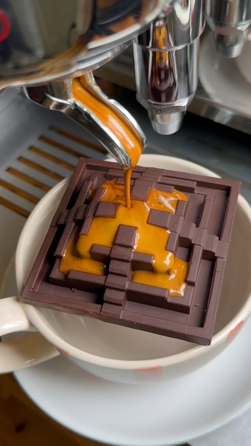 Heiße Schoko Pyramide🍫🤩#schokolade