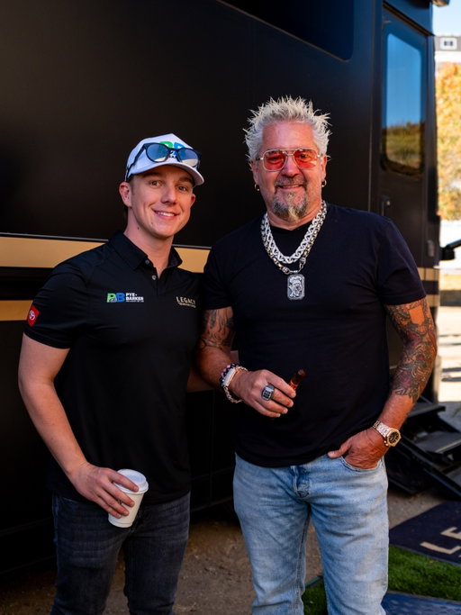 Bringing Flavortown to Sonoma

Welcome to the CLUB, @guyfieri!