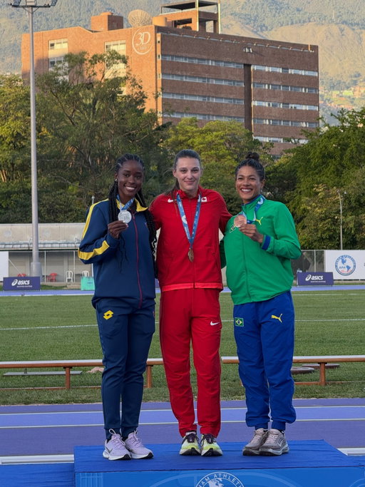 Première médaille individuelle🥇sur la scène internationale

Médaille d’or au 200m au Championnat Panaméricain💛
22.64 (-1.3)

#champion #firstplace #200m #colombia #canada