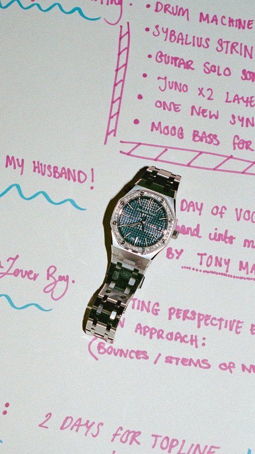 Audemars Piguet presents No One Shapes Time Alone with RAYE. 
Together, we are proud to reveal a collaboration where every moment reflects the belief that time is crafted together. Brought to life on stage, the performance opens the 60th edition of the @montreuxjazzfestival. 

#AudemarsPiguet #APxMusic #MontreuxJazzFestival