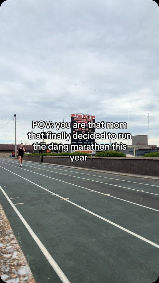 Okay momma where you at? Who is doing the dang thing??? #momsoftiktok #marathonrunner #30yearoldsontiktok #marathontraining
