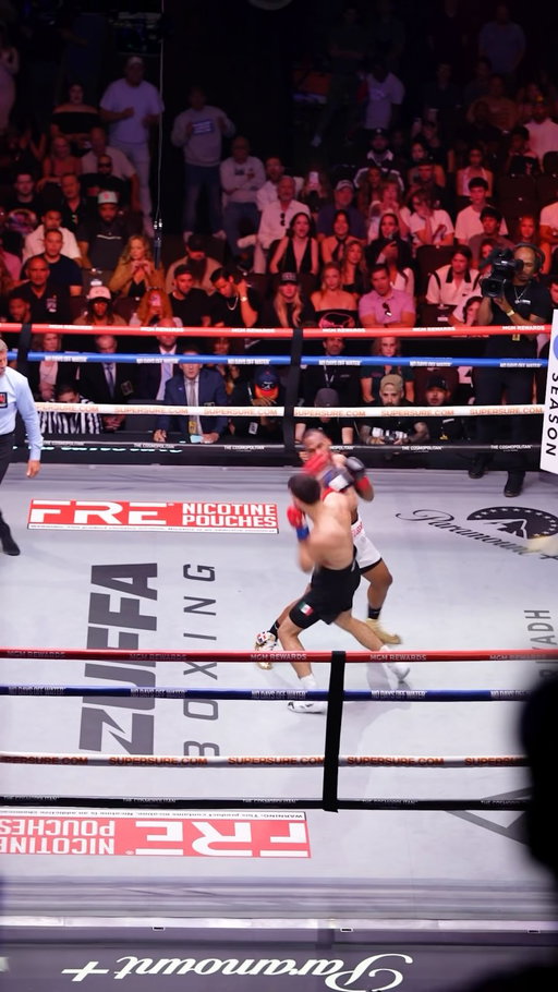 NEVER TWICE 😤

@RayoBoxing earns an ELECTRIC RD2 knockout to close out #ZuffaBoxing08!