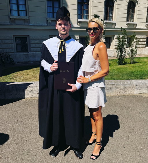 Vannak pillanatok, amiket az ember a szívébe zár. Csordultig van a szívem büszkeséggel, szeretettel❤️ Mérnök-informatikus diplomával a kézben – te megcsináltad. Büszkébb nem is lehetnék rád. ❤️🎓✨ Szeretlek 🙏🏼❤️ #myson #life #true #love