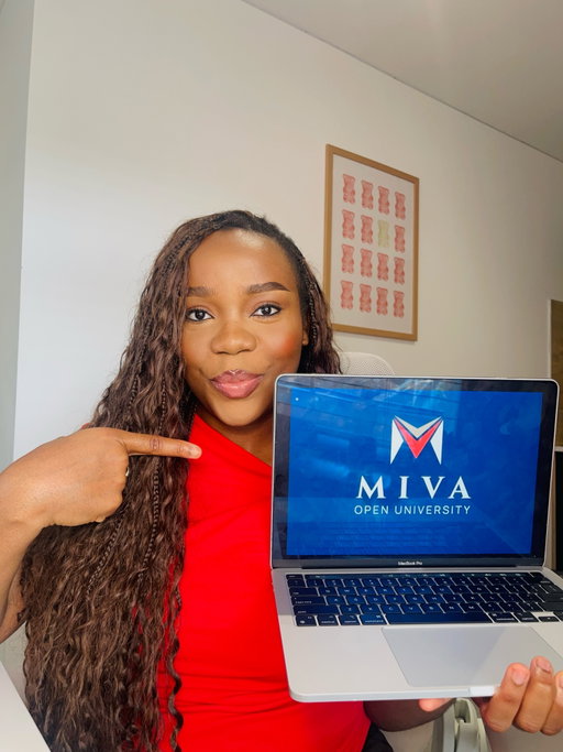 I’m excited to share that I’m officially an Executive in Residence at @mivauniversity 🎉

Somebody say, Lecturer Chisommmm🤏