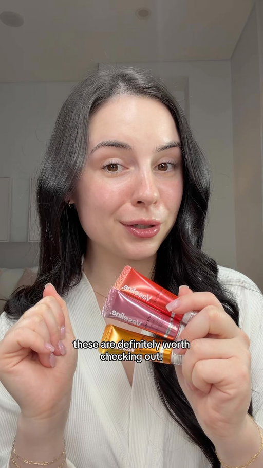 Lip serum that actually does something! The new @vaselineanz Gluta-Hya Lip Serum gives you hydration through hyaluronic acid, plumping tripeptides, SPF 15 and that glossy colour payoff. Skincare disguised as a lip product! AD

#VaselinePartner #vaselineglutahyalipserum
