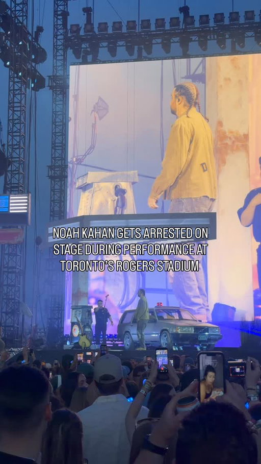 Noah Kahan performs Dial Drunk at Toronto’s Rogers Stadium 

@noahkahanmusic @noahkahannation @rogers_stadium @umusic 
#NoahKahan #RogersStadium #Toronto #TheGreatDivideTour #TheGreatDivide