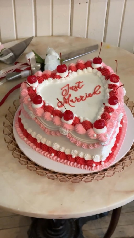 An intimate wedding for N+J — romantic vibes, a red and pink colour palette, good food, and a pomegranate spritz welcome drink. Congratulations to our beautiful couple! 🤍

Planning and Coordination: @amandajuliaevents
Venue: @cantinagia
Content: @seventosunday / @thesocialbts
Photography: @emilycritesco
Florals: @maisonanthea
Balloons: @theballoonbarottawa
Chargers, goblets, napkins, linens & red ribbon: @propdropottawa
Cookies: Cookie Cravings
Cake: @artistic_cake_design