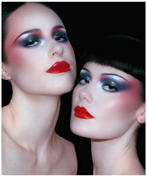 Poster girls ❣️ 
with @evanadelune 
We’ve wanted to do something together for the longest time, and I finally got to paint her beautiful face 💄