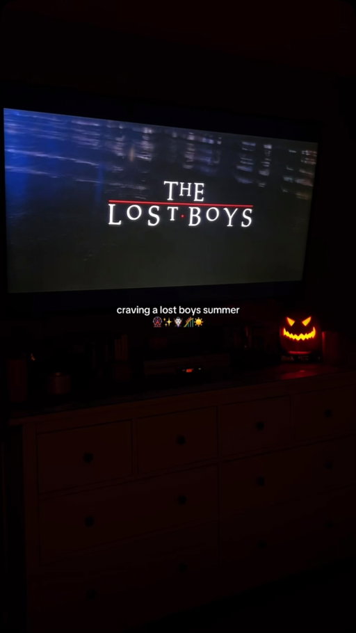 is a lost boys summer too much to ask for? 🎡✨🧛🏻‍♂️
•
before we had a stranger things summer ~ a lost boys summer was what i was fixated on!!
•
 i remember watching this movie for the first time! i was deep in my twilight phase and my mom said i needed to be introduced to the lost boys! the goonies is also one of my favorite movies and so an 80’s vampire movie was right up my alley! i still watch this every summer and it brings the best vibes!!
•
•
•
•
#thelostboys #summerween #spookysummer #movienightideas