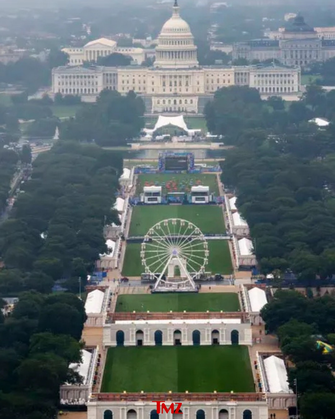 President Trump says the Great American State Fair is a smash hit ... even if photo evidence from the event looks to tell a different story. 👀🫢

📷: Getty