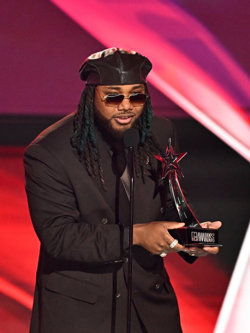 Stacking the days and appreciating it all along the way. Thank you @bet 🏆🖤