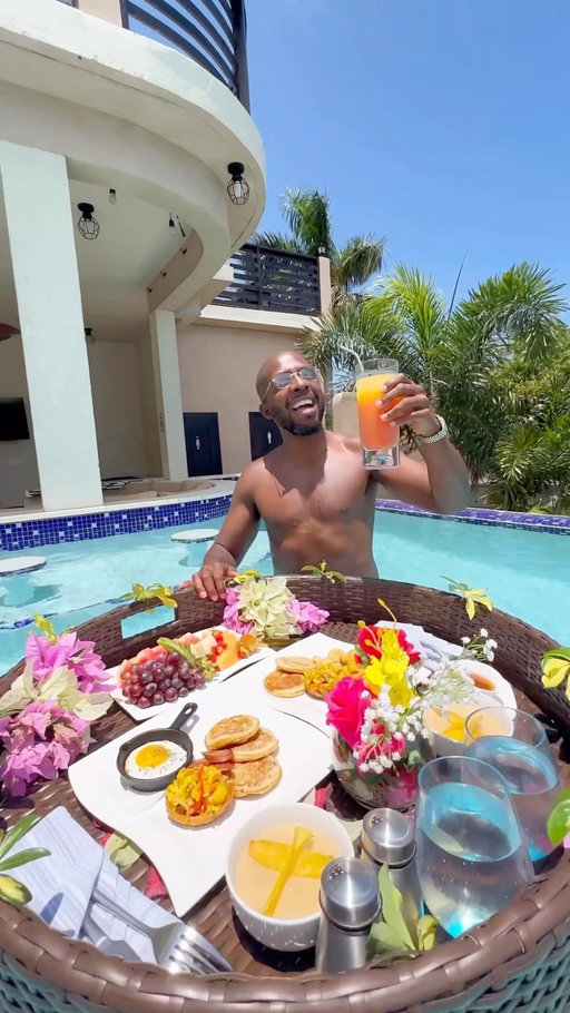 Would you stay here? @villamimosaja. Comment “Villa” and I’ll dm you details. 

As mentioned in the video, it’s $175 per night, per person with 10 people.

If you want to learn how to get paid to travel and learn directly from the millionaires I interview, comment “FREEDOM.