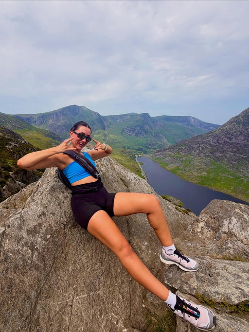 WHAT. A. WEEKEND.😭🌞💙

at least 400 miles driven 🚗💨
52,973 steps taken 👣
lots of rock climbed ⛰️
1 abseil 🧗🏼‍♀️
1 cave camp 👻🏕️
+ multiple bruises and bites acquired 😂🐜 

my feet genuinely haven’t touched the ground this weekend and i’ve absolutely loved it🤍

from scrambling tryfan, to climbing and abseiling in the lakes, finishing with a community hike and cave camp… @blacks_online had me covered every step of the way🫱🏽‍🫲🏻

three osprey packs all earning their keep😂 alongside my garmin, oakleys, bivi and sleeping bag!

hope you all had an equally fulfilling weekend💛

your fave outdoorsy girl👉👈🥹
rubes xx

#ad #blackscollective #getoutside #hikinguk #wildcamping