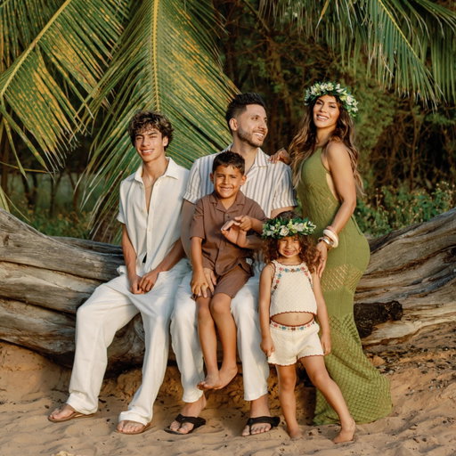 My family will always be my home, my heart, and my favorite place to be. 🌺🤍 No matter where life takes us, as long as we’re together, I’m exactly where I belong.

#maui #hawaii #vacation #summer 

Flower crown: @petite.maui