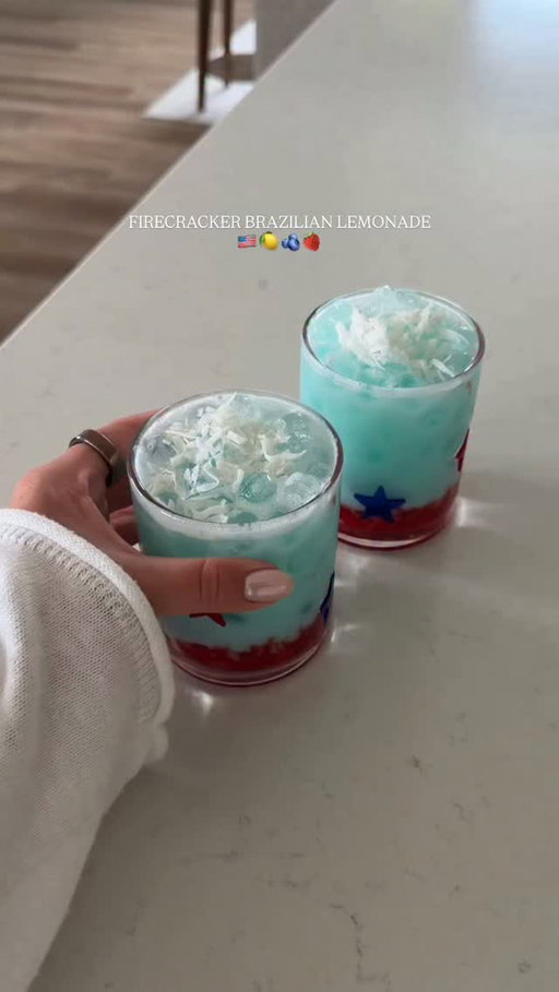 Firecracker creamy lemonade for Fourth of July! Firecracker Creamy Lemonade
6 ounces lemonade
1tbsp sweetened condensed milk
1 1/2 tsp blue raspberry syrup
Lemon slice
Ice
strawberry sauce for the bottom of the cup #fourthofjuly #brazilianlemonade #patrioticdrink #4thofjulydrinks #lemonaderecipe @thymeandtablehome @traderjoes @torani @target