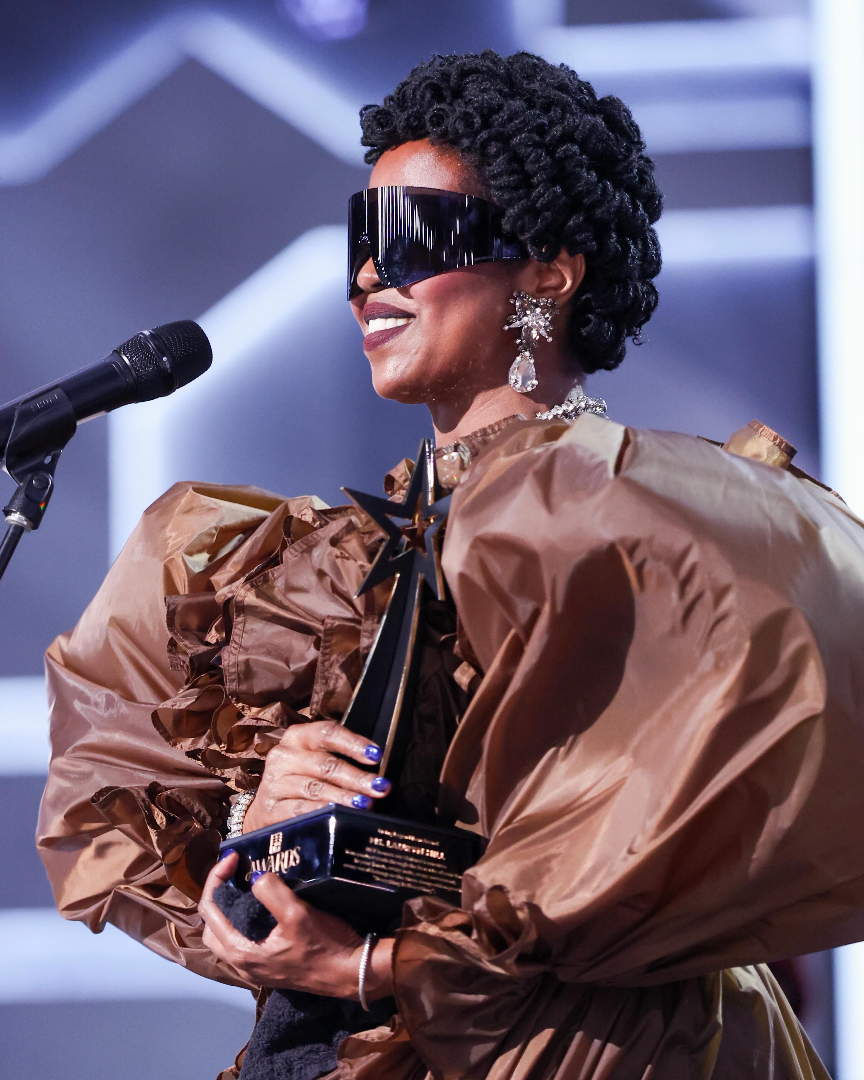 Still thinking about last night’s BET Awards? So are we. Swipe through some of the night’s biggest moments. Which one stood out? 🏆