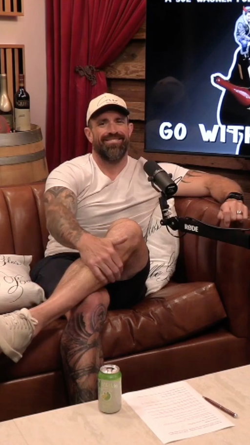A rough welcome to the NFL😭 

Episode 97 with Super Bowl Champion Daryn Colledge is live on @gowithyourpalate 🎙️
