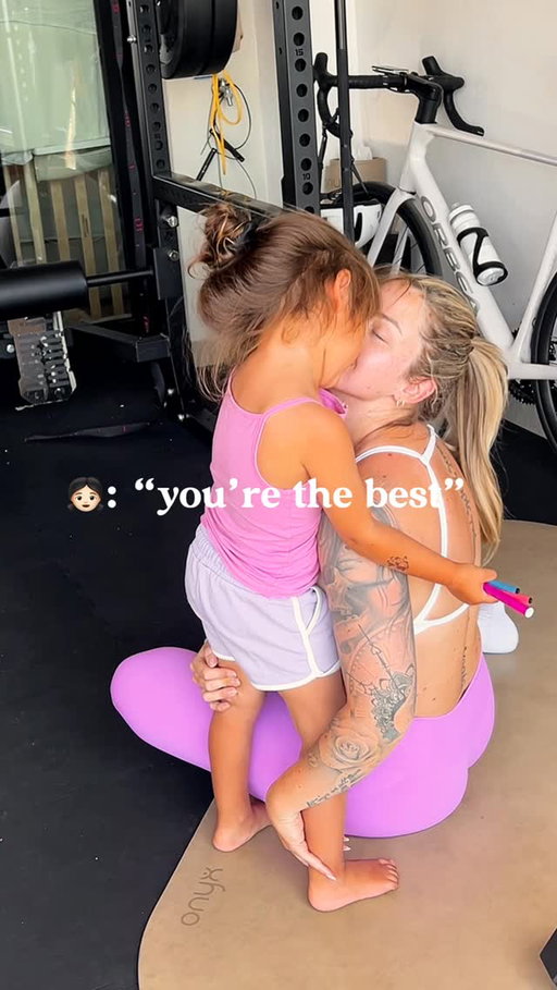 I was filming my entire session and in the end I captured her saying this 😭 a video I’ll cherish forever. 
If this isn’t motivation I don’t know what is🥹 🩷🩷🩷

Ad Wearing @womensbest summer sale ends tomorrow👀🤭 code JOHANNA for extra 10% off 
Pa she chose my outfit 🤝 she said she wants to wear these leggings when they fit her😂
#mom #momlife #girlmom