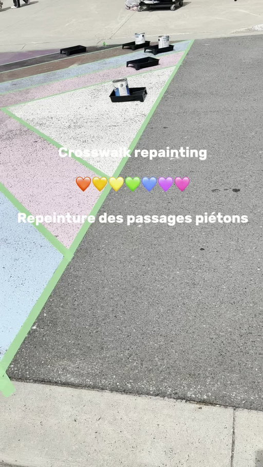 What a perfect way to celebrate pride month! The pride flag crosswalk looks brand new with the fresh coat of paint 🎨 

Quelle belle façon de célébrer le mois de la fierté ! Le passage piéton aux couleurs du drapeau de la fierté a l'air flambant neuf avec sa nouvelle couche de peinture 🎨