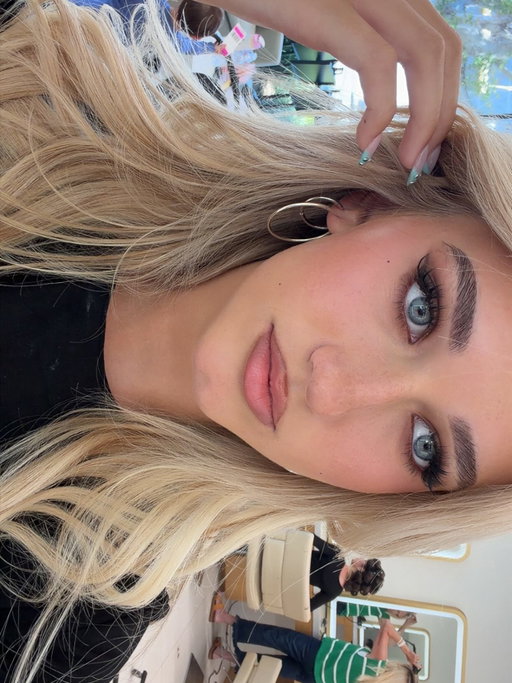 absolutely insane makeup! @hairby_chrissy