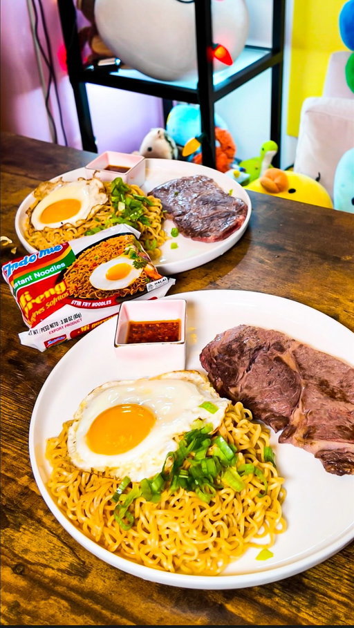 Did you know you can get Indomie @target ?!
I still remember the first time I tried @indomieus because of my 🍯🐝 and I instantly fell in LOVE 😍 Add a fried egg on top? Absolute perfection.
I decided to make it extra special with a perfectly seared ribeye for a little date night with 🍯🧸🤍 And let me tell you... this combo did NOT disappoint.
The savory noodles, juicy steak, and that runny egg? Chef’s kiss💋 If you haven‘t tried it yet, you definitely need to!

#noodles #food #indomie #cooking #ad