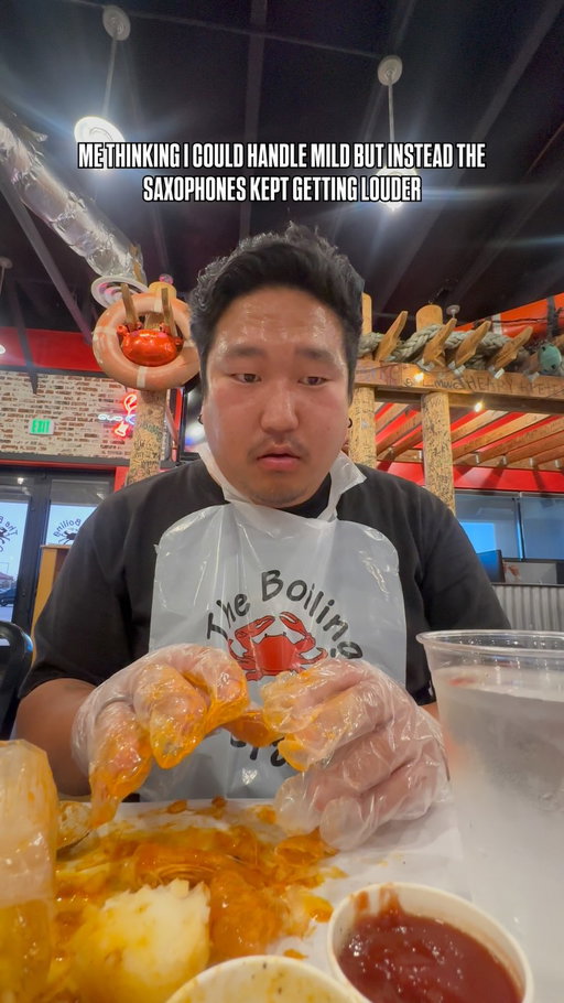 🚨 IM NEVER PREPARED FOR THE HEAT 😅BUT IT’S SOOOO BOMB 🔥 @BOILINGCRAB 🚨

#BOILINGCRAB #THEWHOLESHABANG #MILD #SEAFOODBOIL