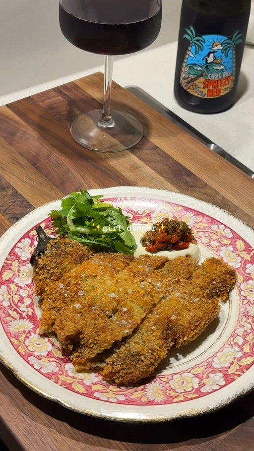 My ✨girl dinner✨ with @goodandfugly produce made a bit asian-ish

Crispy panko eggplant milanesa, a spicy smoky gochujang ezme salata, a miso yuzu tofu mayo, and a herby salad because health.

Of course with a cheeky sparkling chilled🍷 @debortoliwines 

#girldinner #dinnerrecipes #vegetariandinner #vegetariancooking #easyrecipesathome