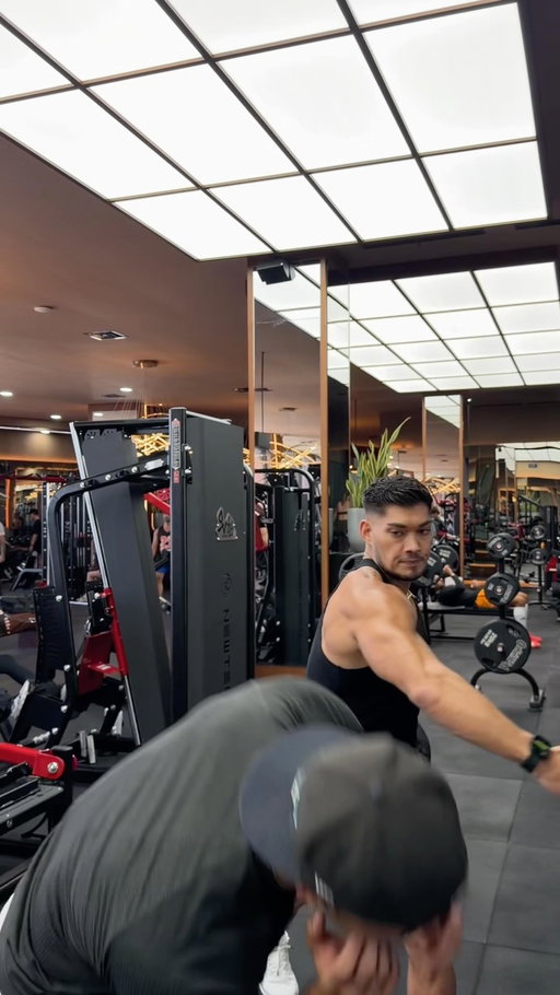 Respect the gym. 🫵🏽

• Don’t let the cable stack slam.
• Don’t throw weights on the floor.
• Don’t sit on a machine scrolling your phone.
• Don’t pour your pre-workout on the floor.
• Don’t leave your sweat all over the equipment.
• Don’t put the dumbbells back in the wrong place.
• Don’t use the equipment barefoot.
• Don’t be that guy. 💅🏻