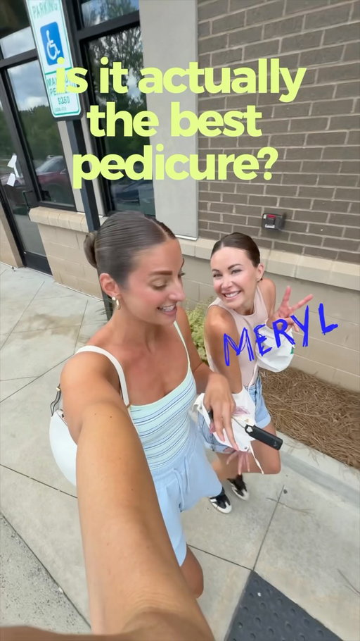 A little Monday best friend date + pedicure review because I know you guys love a good recommendation 🤍

Went to @mimosasnailbarcharlotte in Indian Land and this pedicure was next level 📈  fresh orange slices and juice worked into the treatment, hot wax on our legs and feet, endless massage etc… it felt more like a spa day than a nail appointment and we were not mad about it 😅👌🏻

All my south Charlotte friends, give it a whirl!! 

📍Mimosas Nail Bar
9695 Red Stone Dr Ste 400, Indian Land 29707