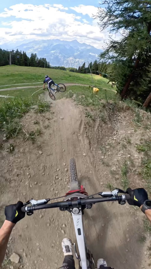 A Drifting lap down @pilabikepark with non other than Luca Shaw!