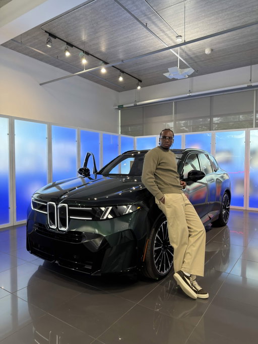 No need to ask who’s the boss. The all new X5 is here, BIG 5 for a reason. @bmw @bmwcanada 

#bmw #bmwm #bmwx5 #x5m #NeueKlasse