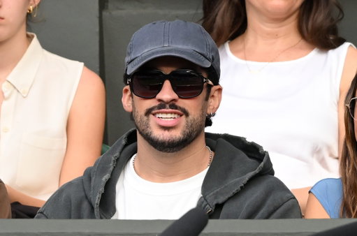 Very Famous People love a baseball cap. Bad Bunny at Wimbledon yesterday just reminded us why. 🧢 At the link in bio, shop all the Benito-inspired, celeb-approved caps we’re copping this summer. 

Images: Getty