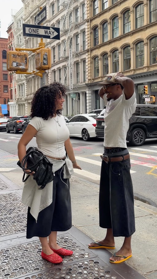 me & you 💛 @nxlgabe

#outfitinspo #newyork #couplegoals #fashioncouple #curlyhair