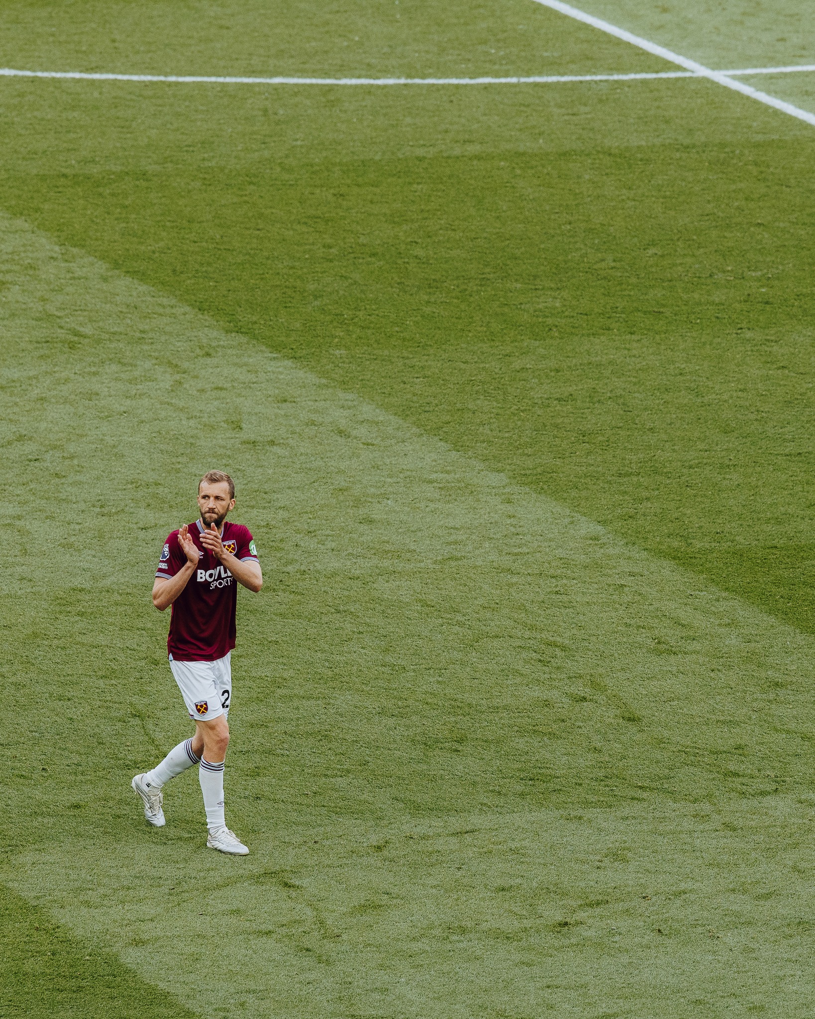 West Ham United can confirm that Tomáš Souček will undergo further assessment on the ankle injury he sustained at the World Cup finals last week.

Souček suffered ligament damage to his left ankle during the Czech Republic’s final group match against Mexico in Mexico City on Thursday.

Everyone at West Ham United would like to wish Tomáš a speedy recovery. Further updates on his recovery will be shared on Club channels in due course.