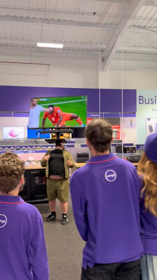 55” Hisense? On the ChinARooney? Go on then🤝🤣 #ChinARooney #viral #trending #reels #ad