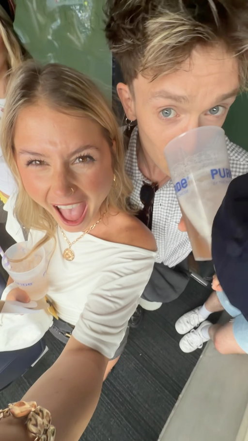 Literally the time of our livessss💃 @badbunnypr 

AD thankyou so much to @acnecide for taking us✨ As a girl who’s struggled with acne for years and genuinely loved Purifide’s products throughout my skin journey, it felt like a bit of a full circle moment getting to experience a night like this with the brand🥹 ily so muchhhh
#badbunny #skincare