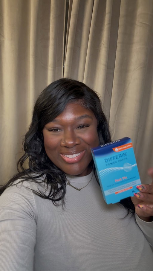 #DifferinPartner Fast Fix Patches have been my go-to for early breakouts—triple-action to flatten, soothe, and protect, plus salicylic acid to help exfoliate and shrink the appearance of pimples. As a busy mama, I can throw one on and go about my day without thinking about it. Check the link in my bio to grab yours today! @differin #acneroutine #acnejourney #acneproneskin #acnemusthave