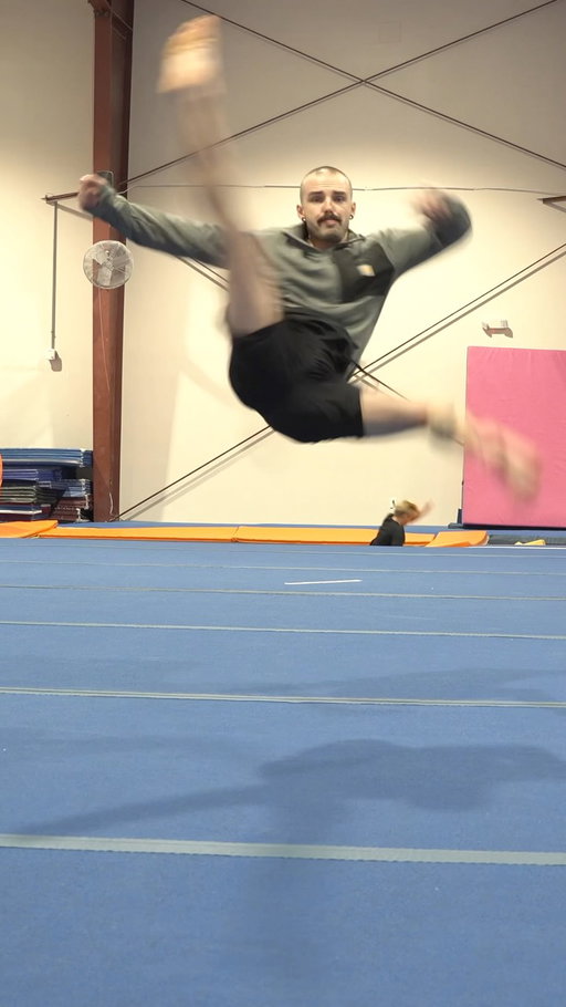 Gaining strength and confidence back with tricks. 

First “new” tricks on social media in way too long. Feels good to be filming again

#tricking #reels #martialarts #adrenaline #sports