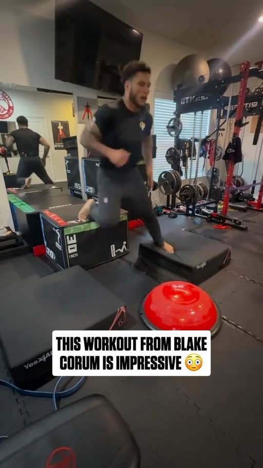 @blake_corum24’s balance is insane 😤

(via @teamascension_ifbb_pro)