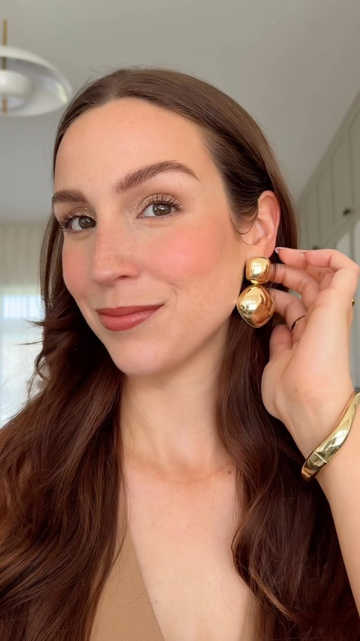 Un petit test facile pour vous aujourd’hui : les tons froids 🧊 ou chauds🔥 me vont le mieux ?! #colorimétrie