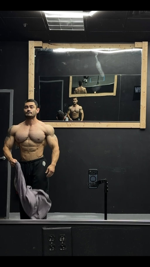 When your smaller shirts become pump covers 😂

Fit: @darcsport

@darcsport - POTVIN10 
@ruleoneproteins - JEREMY 

#fyp #explorepage #nfgu #SSDD #bodybuilding