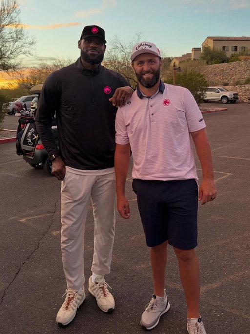 We hear you’re a free agent LeBron…

Just say the word 👀👑