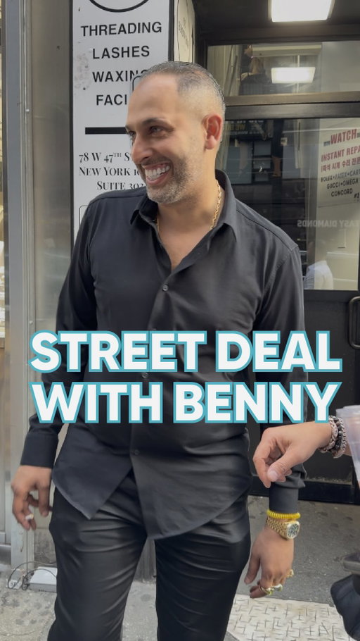 Street deals are always unpredictable. 💎👀

What would your offer be for this bracelet?

#Watch #DiamondDistrict #PrestigeBrothers #NewYorkCity #NYC