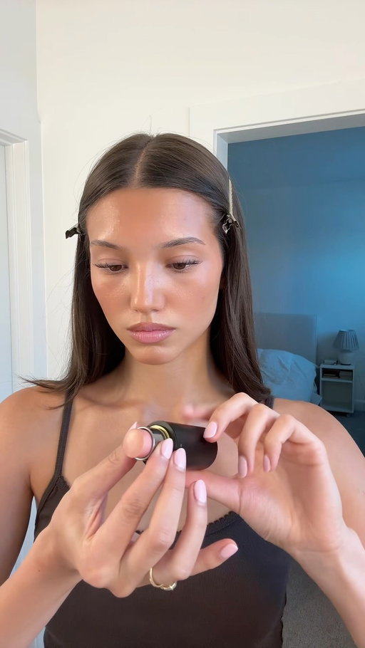 bronzer blindness all summer yes please
products—
@medicube_global_official eye patches 
@merit glow serum
@saiebeauty skin tint
@lysbeautyofficial bronzing stick ‘courage’
@kosas impressionist stick ‘vital’
@iliabeauty concealer 
@milanicosmetics powder
@patricktabeauty bronzer
@essence_cosmetics mascara
@westmanatelier highlight stick 
#bronzymakeup #glowymakeup #summermakeup #grwm