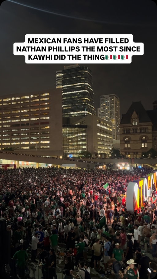 THE MOST THIS THING HAS BEEN PACKED SINCE THE PARADE 

MEXICAN FANS ARE UNREAL🇲🇽🇲🇽🇲🇽🇲🇽

#Worldcup #fifaworldcup #mexico #ecuador #toronto