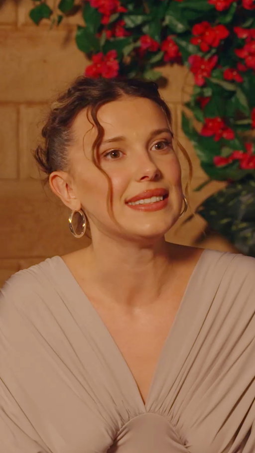 Вдягайте своє найкраще вбрання, ми їдемо на весілля 👰
🎬 «Енола Холмс 3» — вже на Netflix